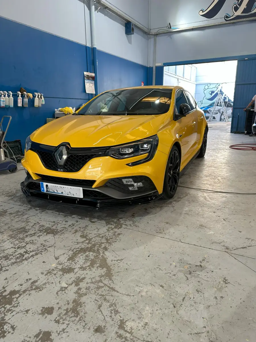 Trabajo de limpieza en AutoWash Boxes